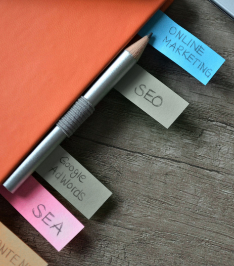 trieur avec des étiquettes SEO SEA